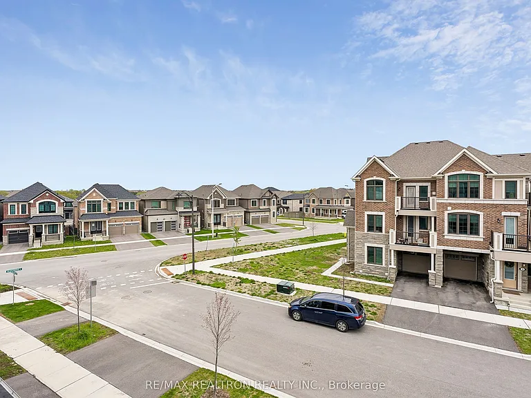 8 Thomas Frisby Jr Cres — Photo 11