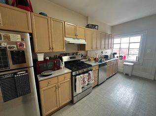 313 Cambridge St #4, Cambridge, MA 02141