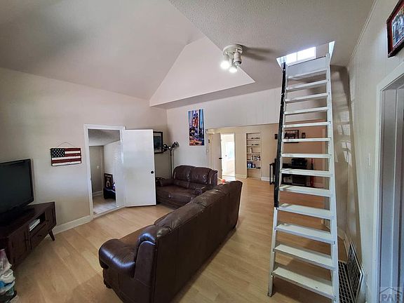 4th image of 1414 E 9th St