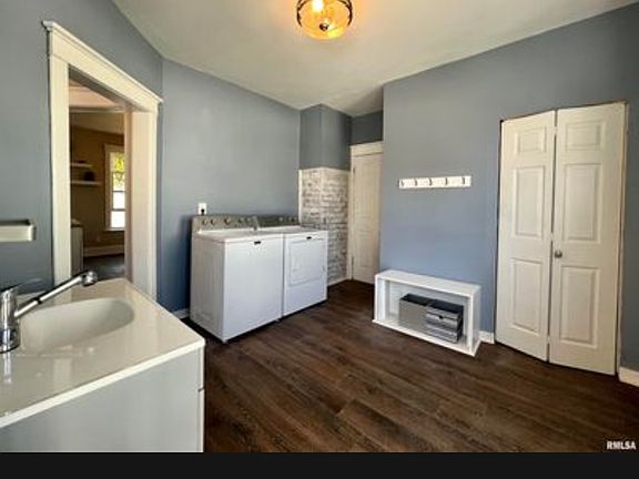 3rd image of 203 N Arthur Ave