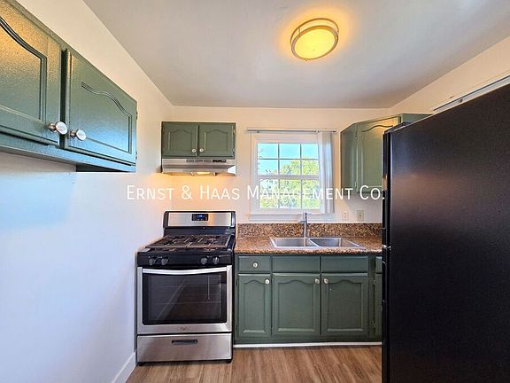 5th image of 244 1/2 E 56th St