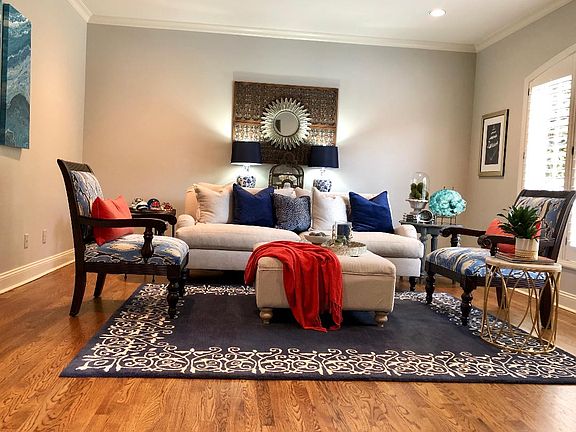 Spacious Living Room 