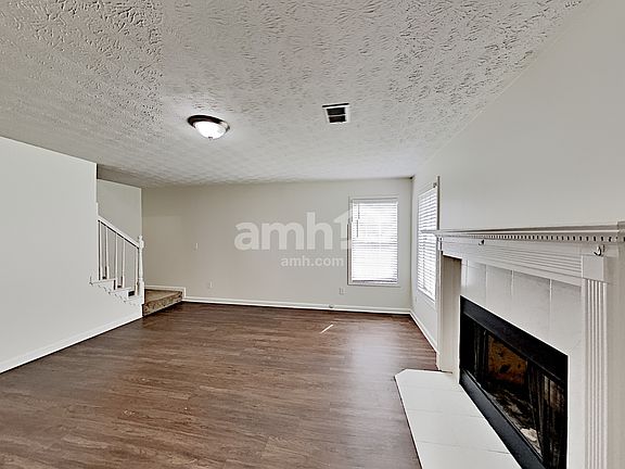 4th image of 815 McBean Ct