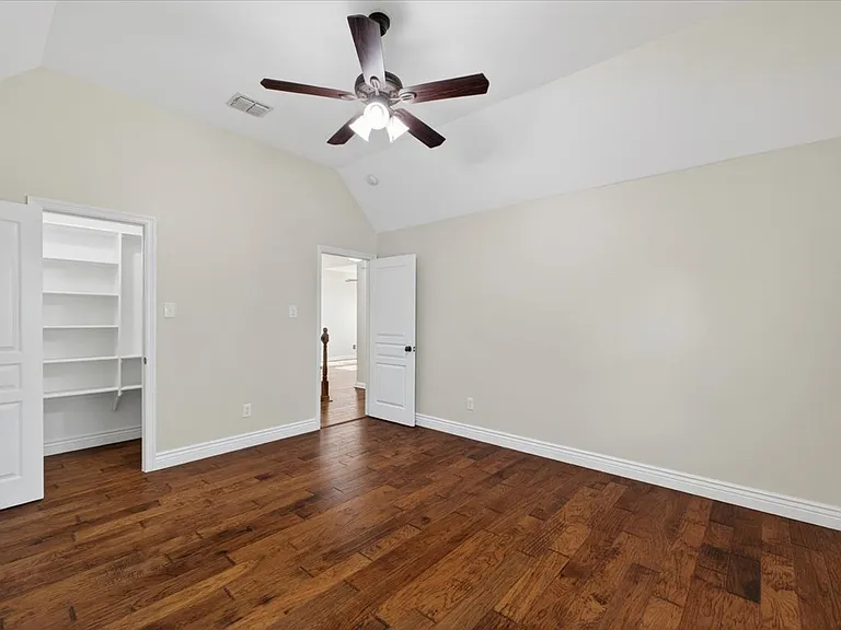 14668 Blakehill Dr — Photo 33