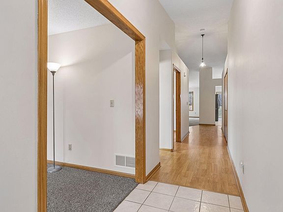 5th image of 760 Garceau Ln