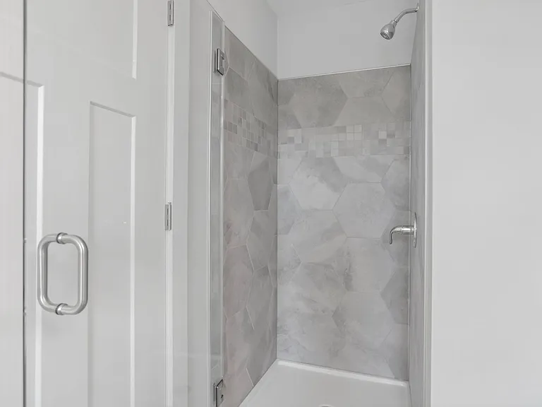 280-290 S State St #1-18 — Photo 13