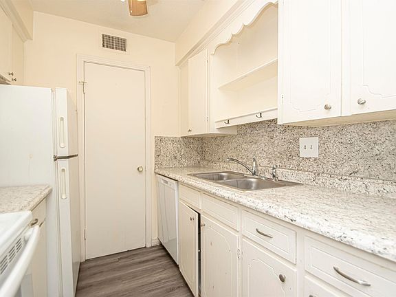 5th image of 515 Brookside Dr