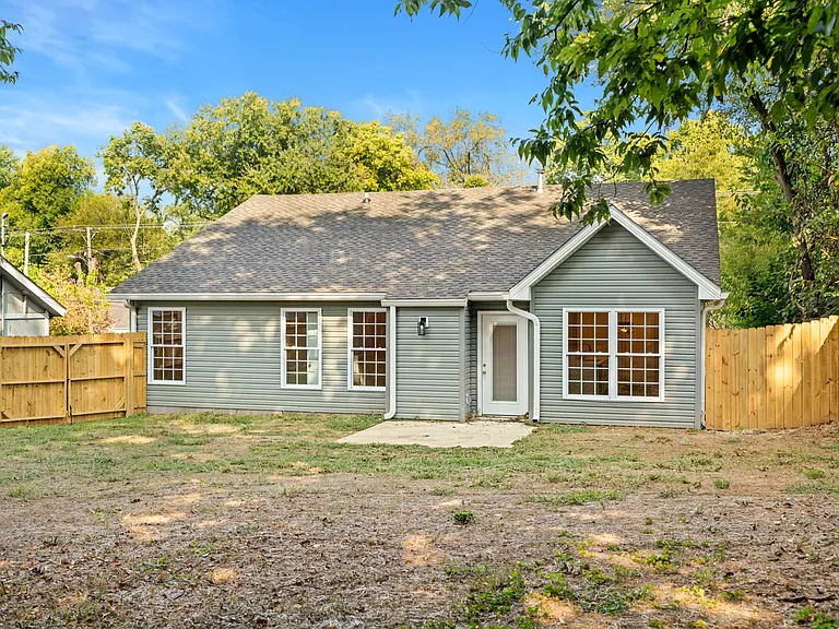 1562 Lincoln Ave — Photo 30