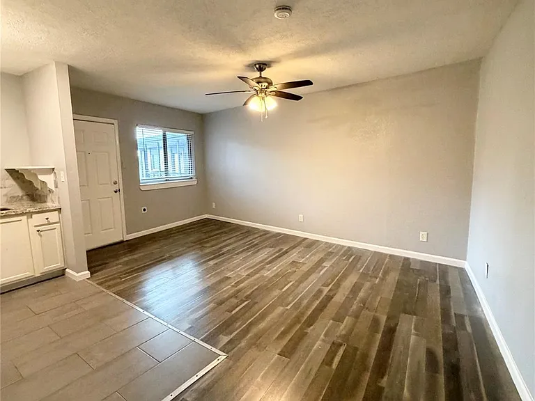 4811 Oakland St #12 — Photo 6