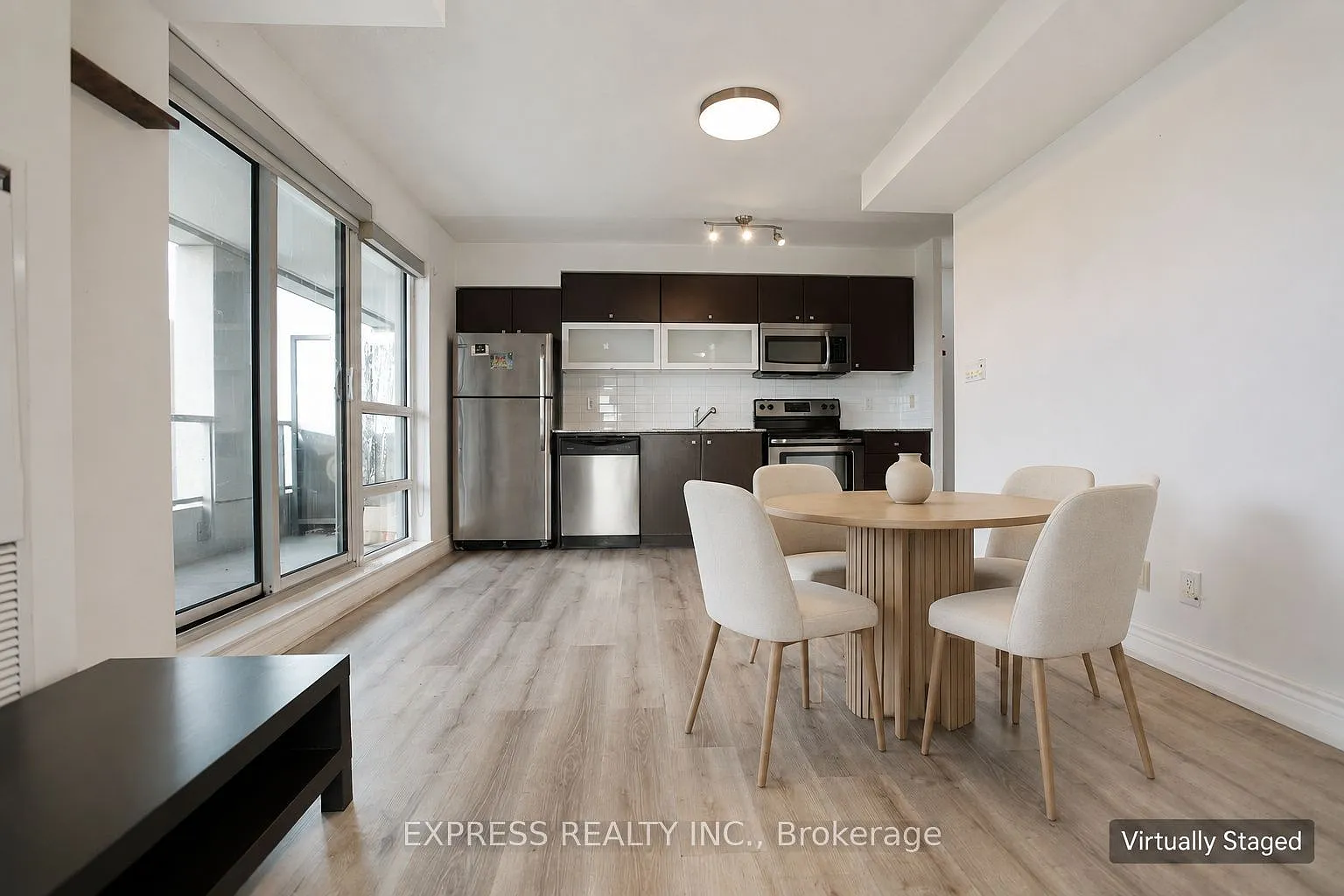 2015 Sheppard Ave E — Photo 2