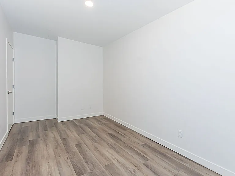 10043 108th St NW — Photo 42