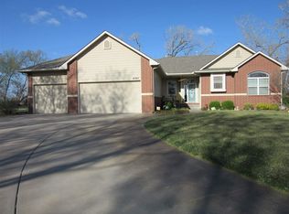 6745 S Grove Ct, Wichita, KS 67216