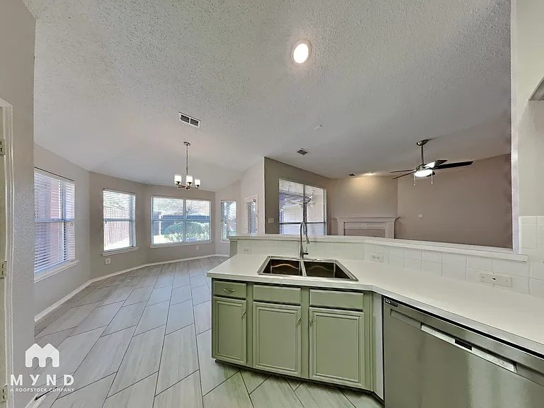 4611 Basil Dr — Photo 10