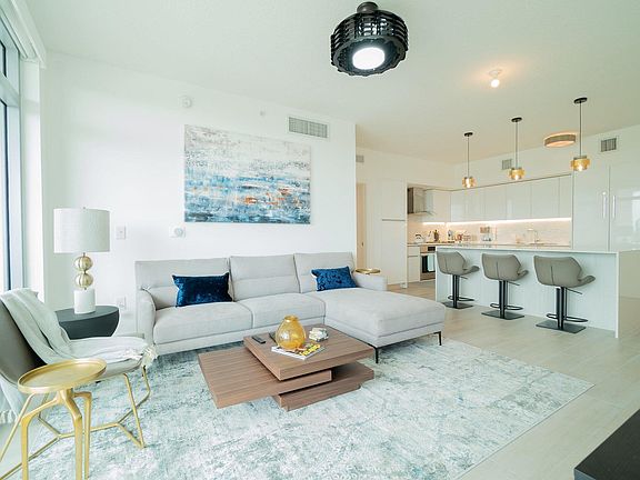 5th image of 111 SE 1st Ave #514