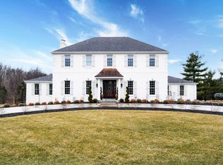 51445 Shamrock Hills Dr, Granger, IN