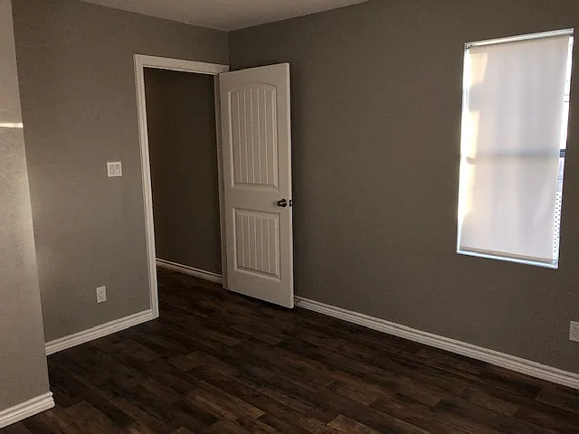 2 bed, 700 sqft, $950 — Photo 2