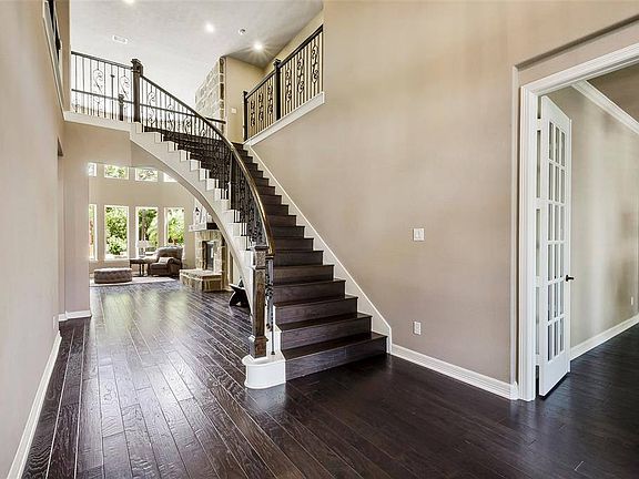4th image of 16618 Winding Ivy Ln