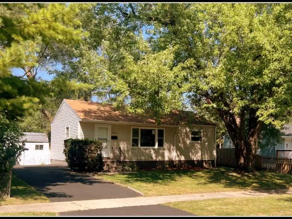 1656 McKay St, Waukegan, IL 60087