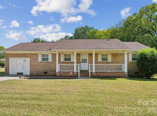 5560 Roberta Rd, Harrisburg, NC 28075