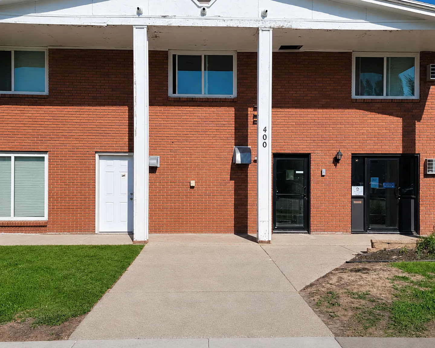 Brentwood Estates — Photo 1