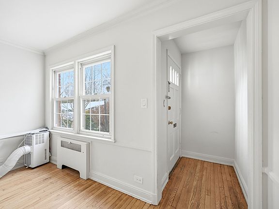 5th image of 61 Davis Ave #J