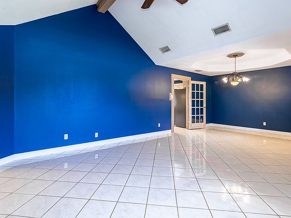 Formal Living Room & Dinning Room (Current Color)