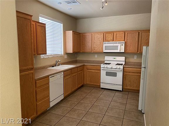 5th image of 7686 Hampton Cove Ln