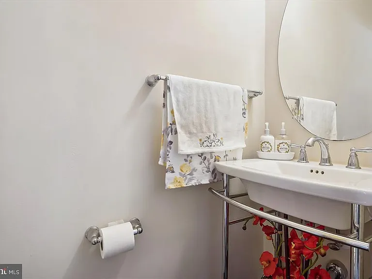 29780 Captain Adamouski St — Photo 15