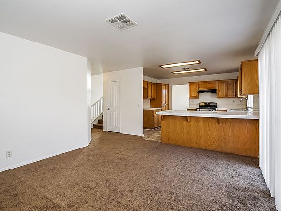 5th image of 405 E Avenue J12