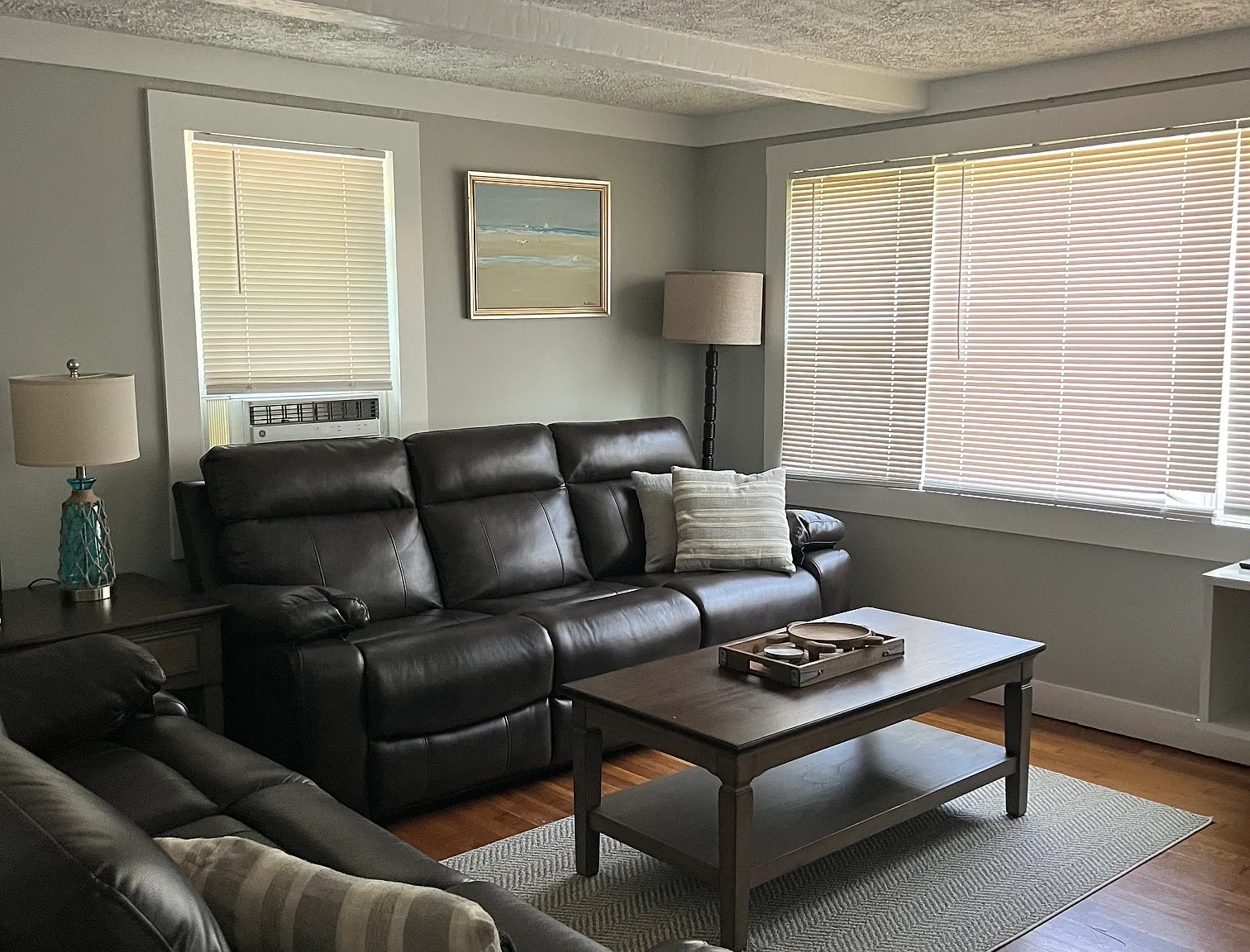 2 bed, 1.5 bath, 988 sqft, $1,995 — Photo 2