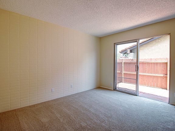 4th image of 5024 Walnut Park Dr