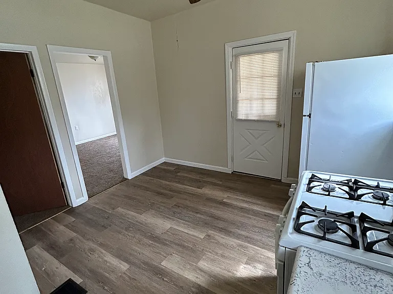 3228 Motor St — Photo 3