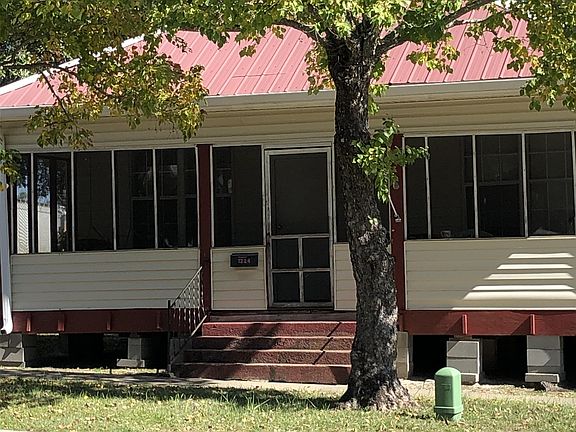 3rd image of 1224 33rd Ave