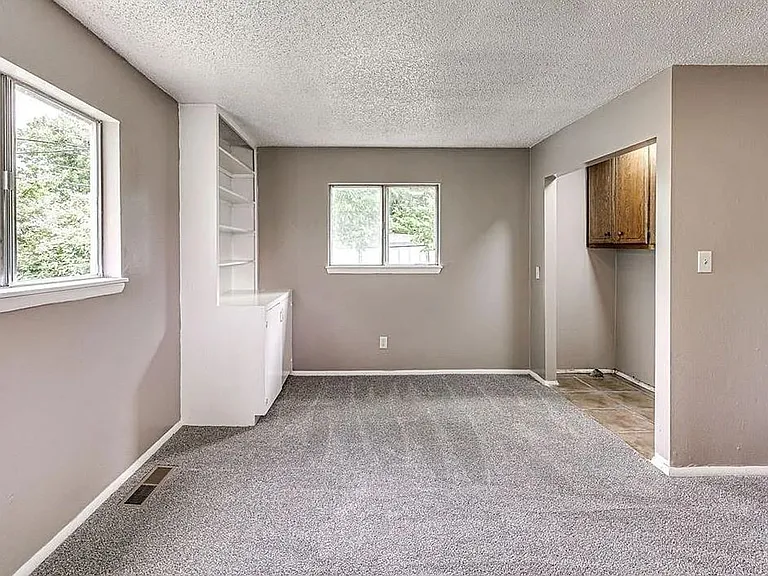 313 E Northrup Dr — Photo 8