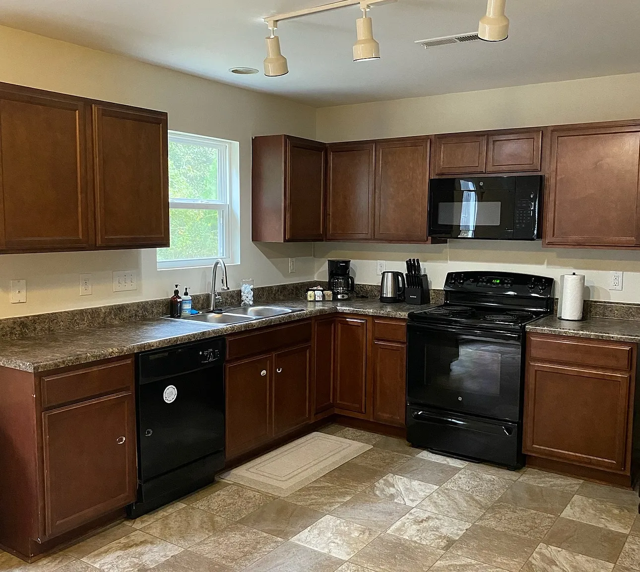 2143 Gunnars Ridge Rd — Photo 4