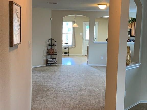 4th image of 407 Quail Hollow Dr