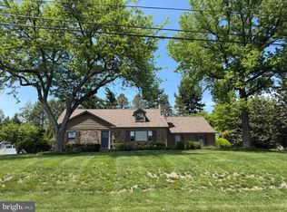 240 Hillendale Dr, Doylestown, PA 18901