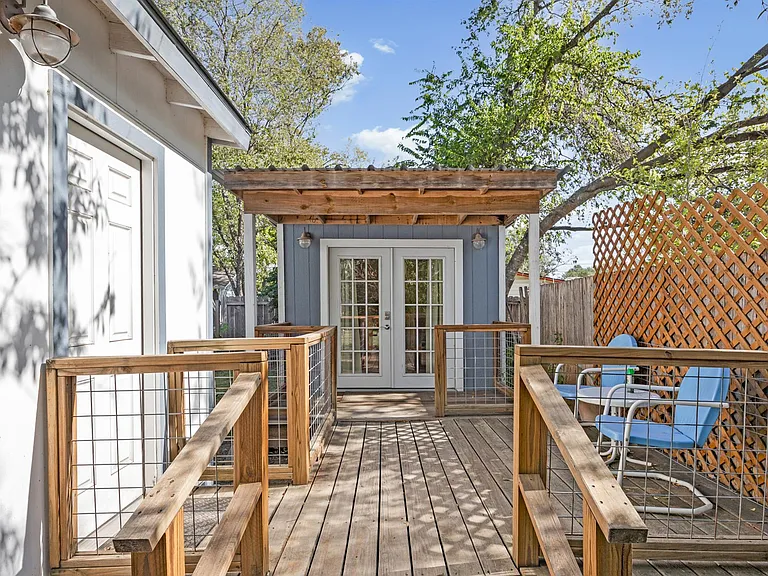 1137 Richardine Ave — Photo 9