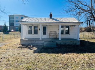 903 Kabrich St, Blacksburg, VA 24060