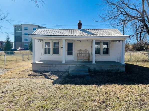 903 Kabrich St, Blacksburg, VA 24060