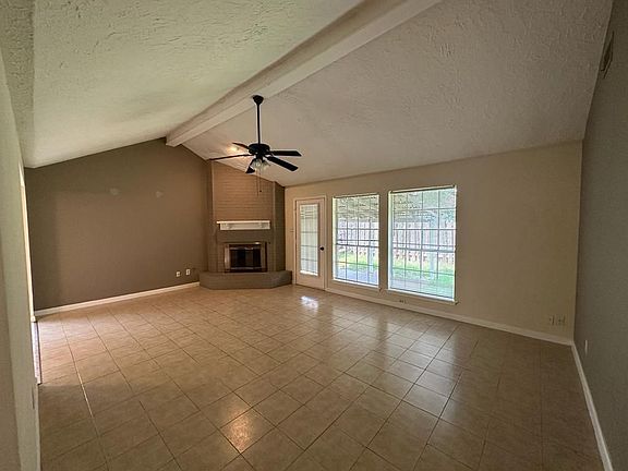 4th image of 239 Kingsway Dr