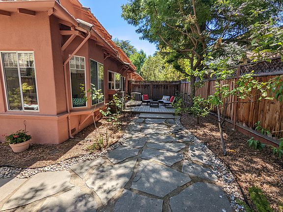 3rd image of 119 Gladys Ave