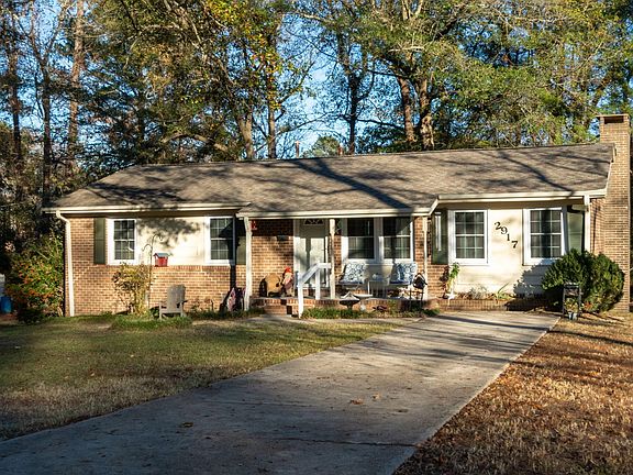 2nd image of 2917 Driftwood Dr