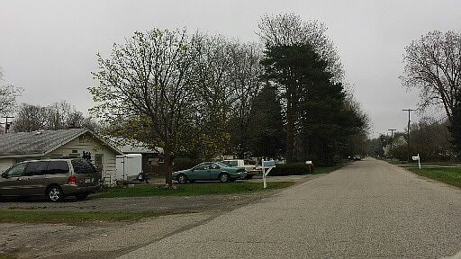 3rd image of 29890 W Twelve Mile Rd APT 909-301-1