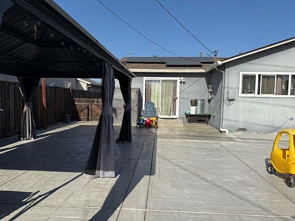 5th image of 39377 Mariposa Way
