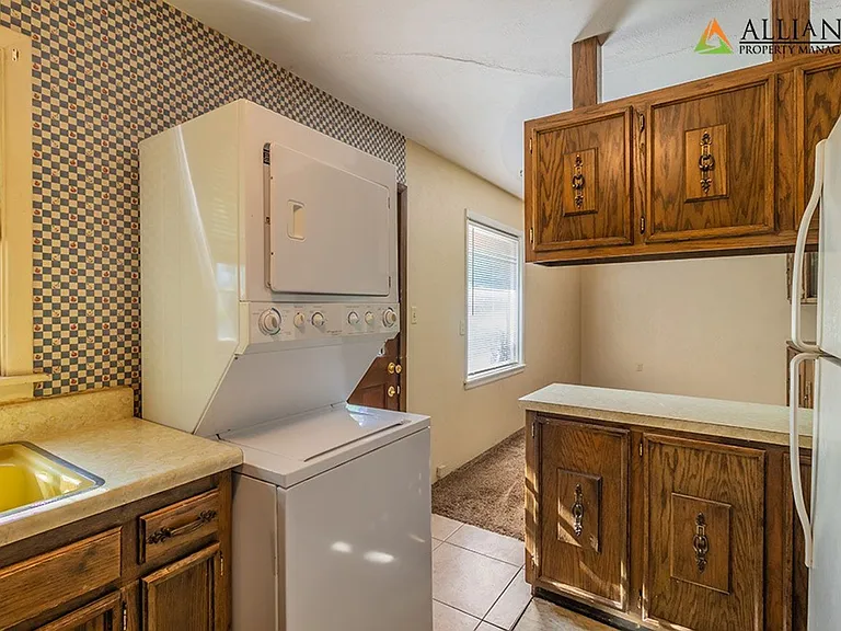 1525 Hartford Rd — Photo 10