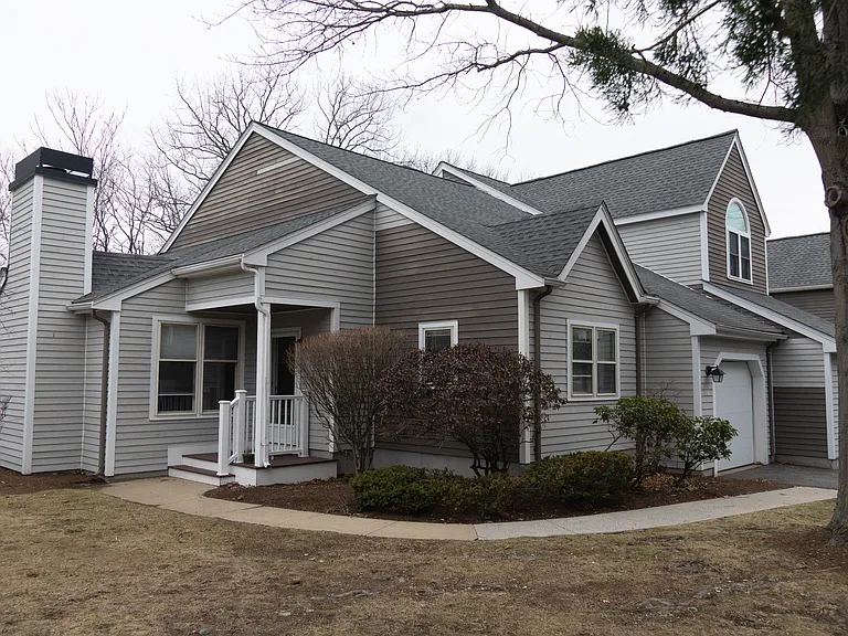 70 Bishops Forest Dr — Photo 13