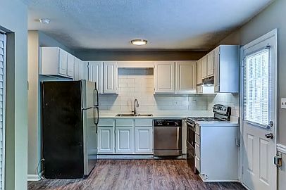 1st image of 3493 Creekview Pl