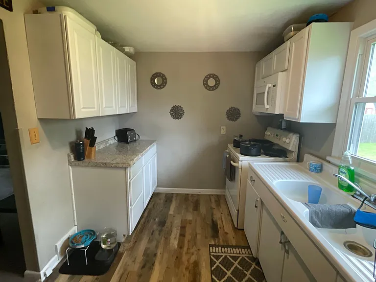 1617 Berwin Ave — Photo 3