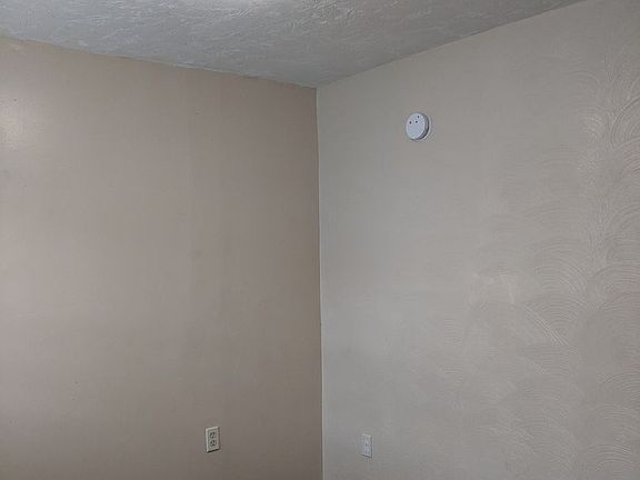 4th image of 327 Meyran Ave APT 4